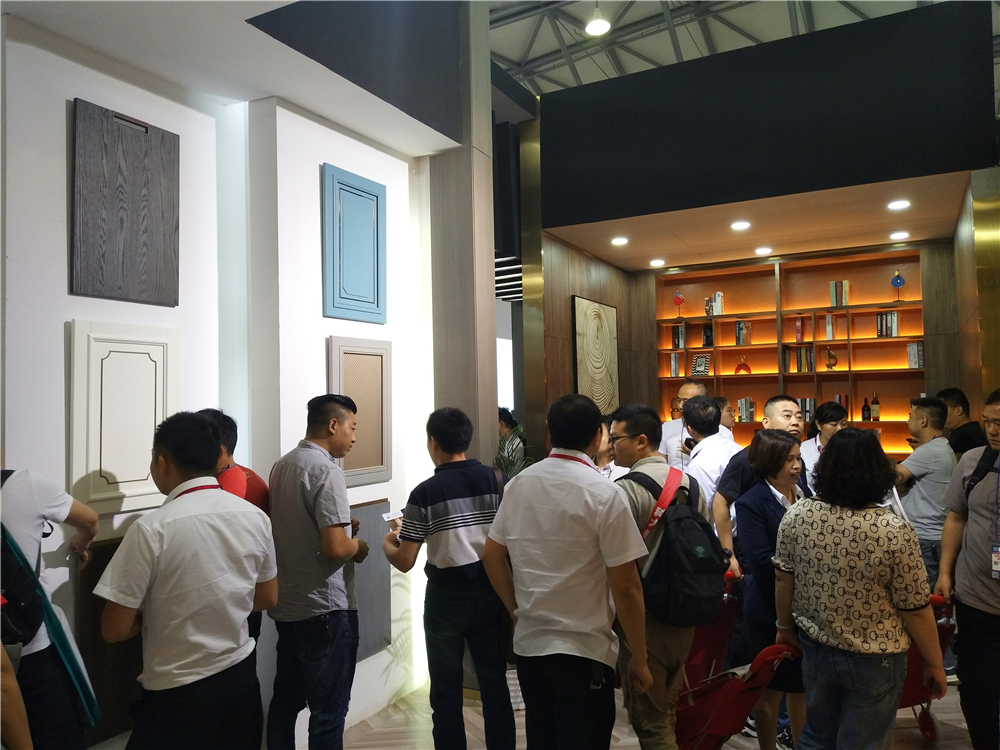亚洲****综合网络 2019年上海厨卫展圆满落幕 品尊工匠载誉而归(图3)